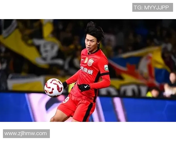 足球转会市场风云再起 门将新星加盟引发多方关注 足球转会市场风云再起 门将新星加盟引发多方关注